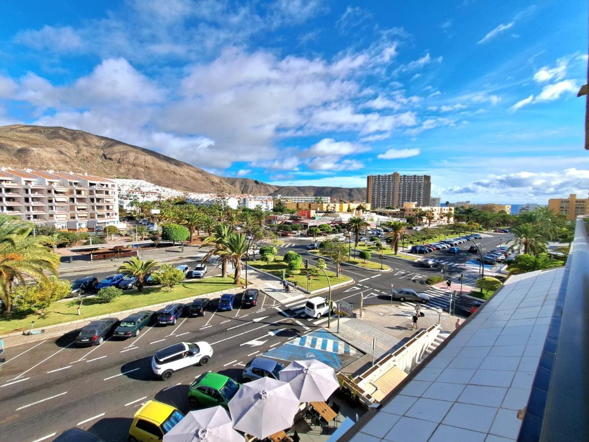 Newly Reformed 2 Bedroom Apartment In The Center Of Los Cristianos Los Cristianos  Esterno foto
