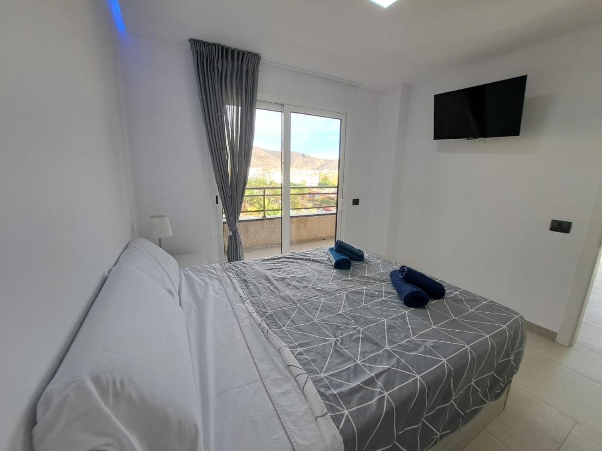 Newly Reformed 2 Bedroom Apartment In The Center Of Los Cristianos Los Cristianos  Esterno foto
