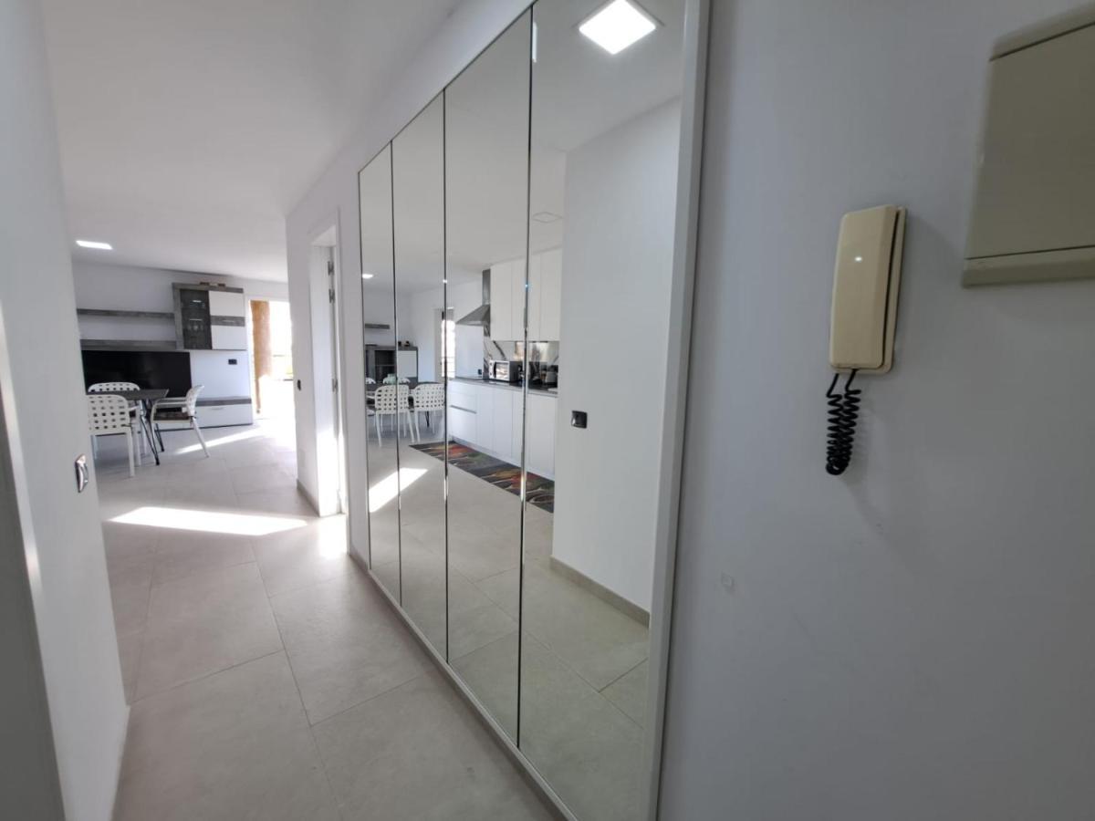 Newly Reformed 2 Bedroom Apartment In The Center Of Los Cristianos Los Cristianos  Esterno foto