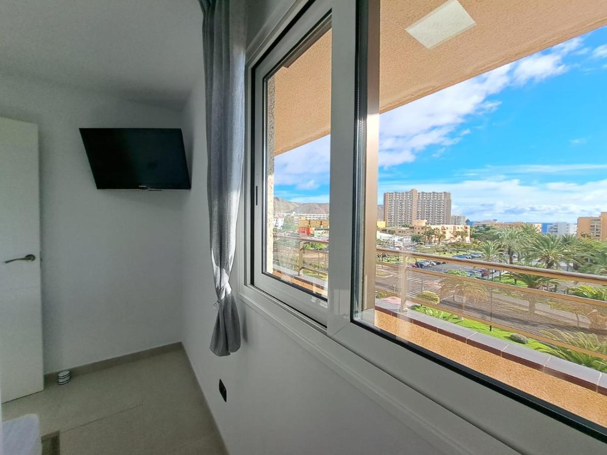 Newly Reformed 2 Bedroom Apartment In The Center Of Los Cristianos Los Cristianos  Esterno foto