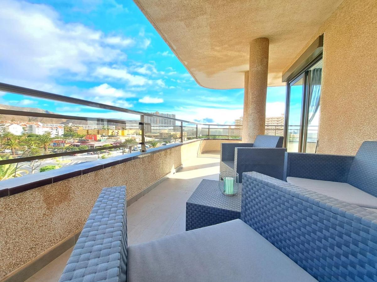 Newly Reformed 2 Bedroom Apartment In The Center Of Los Cristianos Los Cristianos  Esterno foto