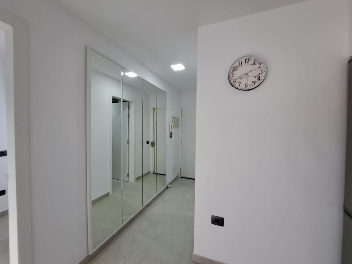 Newly Reformed 2 Bedroom Apartment In The Center Of Los Cristianos Los Cristianos  Esterno foto