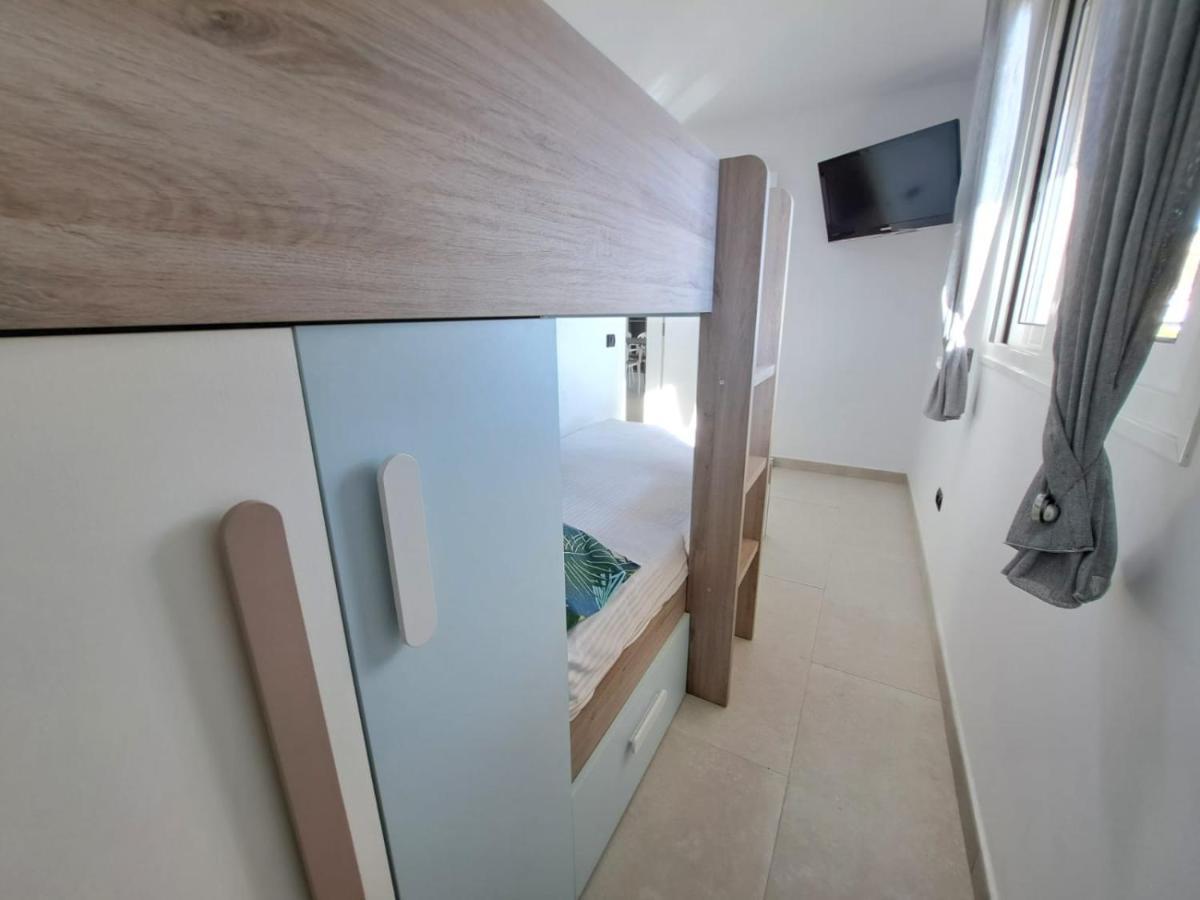 Newly Reformed 2 Bedroom Apartment In The Center Of Los Cristianos Los Cristianos  Esterno foto