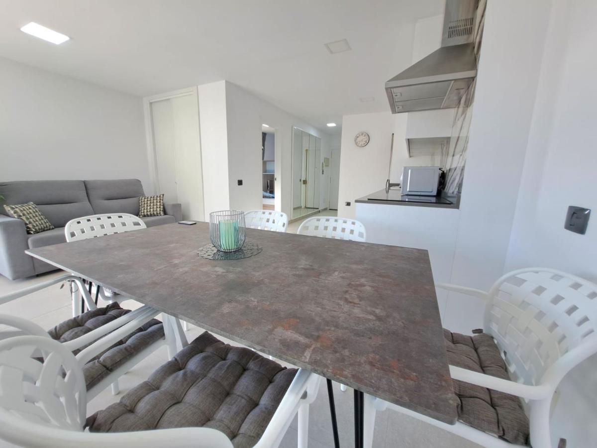 Newly Reformed 2 Bedroom Apartment In The Center Of Los Cristianos Los Cristianos  Esterno foto