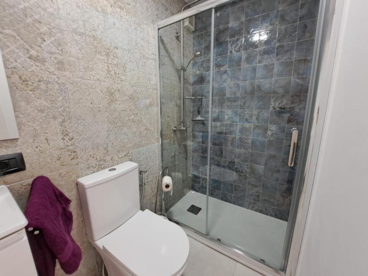 Newly Reformed 2 Bedroom Apartment In The Center Of Los Cristianos Los Cristianos  Esterno foto